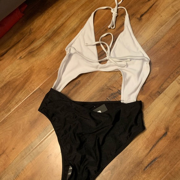 Fashion Nova Bathing Suit!!! - Picture 3 of 6